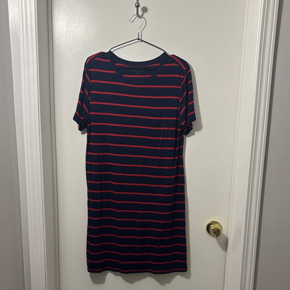 ❤️🔥BCBGeneration Navy and Red Striped Dress